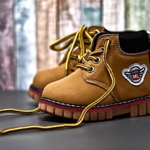 Leather boots size 5